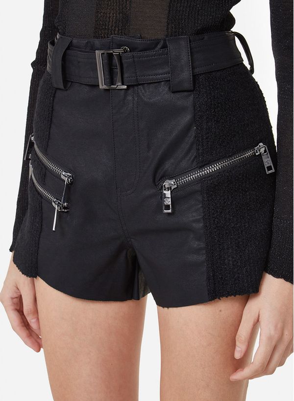 06110804_09_3-SHORTS-CLASP