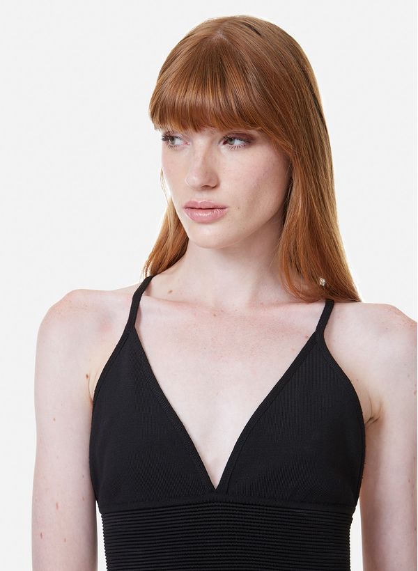 08111001_09_4-TOP-PERFECT-BLACK