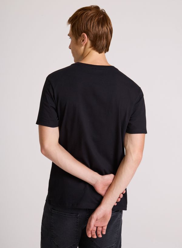 42541921_09_5-TS-RG-JJ-BASIC-PRETO