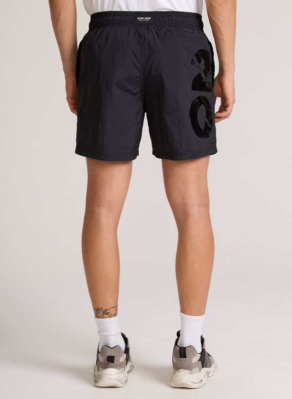 06110947_09_5-SHORTS-RISING