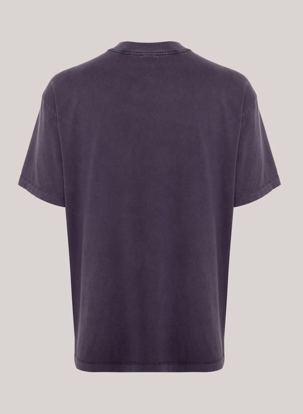 42546964_04_3-T-SHIRT-OVER-FOREST-CAR