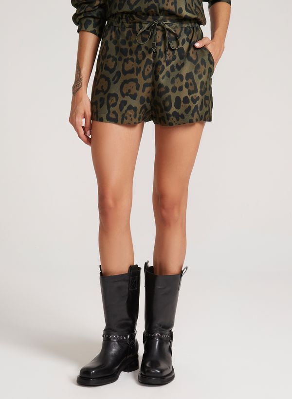 06040438_94_3-SHORTS-WILD