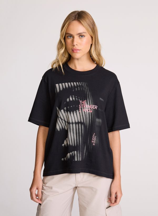 03620651_09_2-TSHIRT-THE-STRANGER