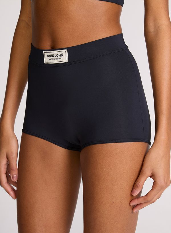 73110726_09_4-HOT-PANT-FEEL