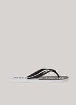 76601287_05_2-CHINELO-JOHN-BLACK-AND-WHITE